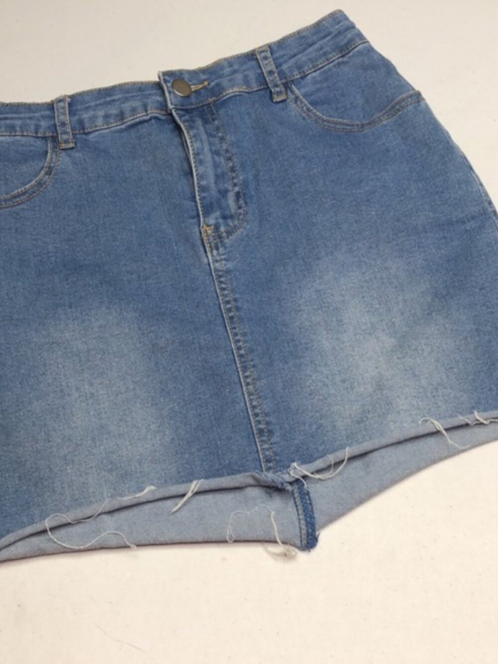 FOREVER 21 JEAN SKIRT SIZE S 0/25 ⭐️
